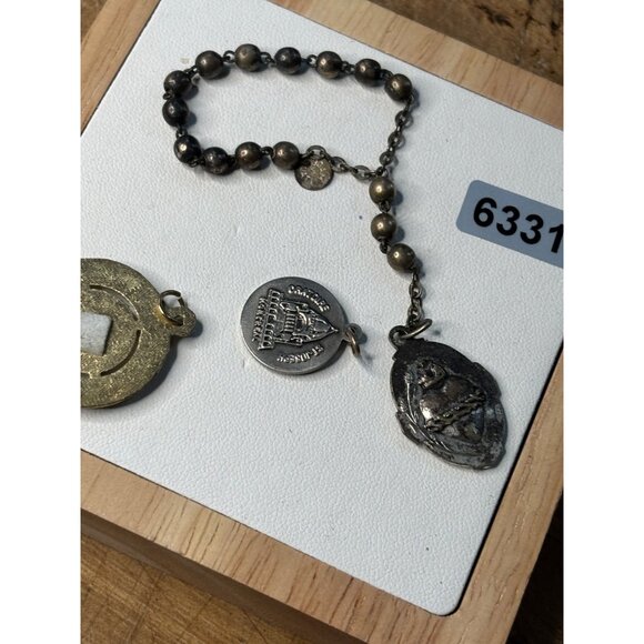 Vintage Religious St. Anthony Medal Pope John Paul II Charm & Beaded Rosary Chai - Picture 6 of 12